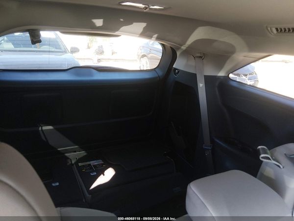 2025 TOYOTA SIENNA LE