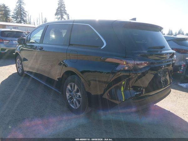 2025 TOYOTA SIENNA LE