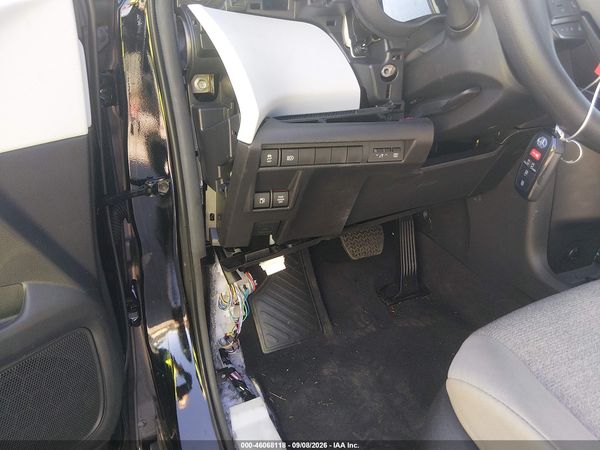 2025 TOYOTA SIENNA LE