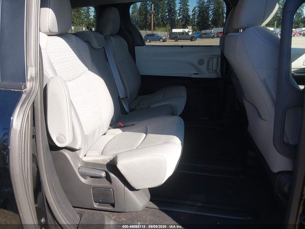2025 TOYOTA SIENNA LE