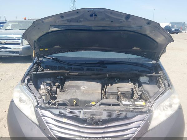 2015 TOYOTA SIENNA LE 8 PASSENGER — I10