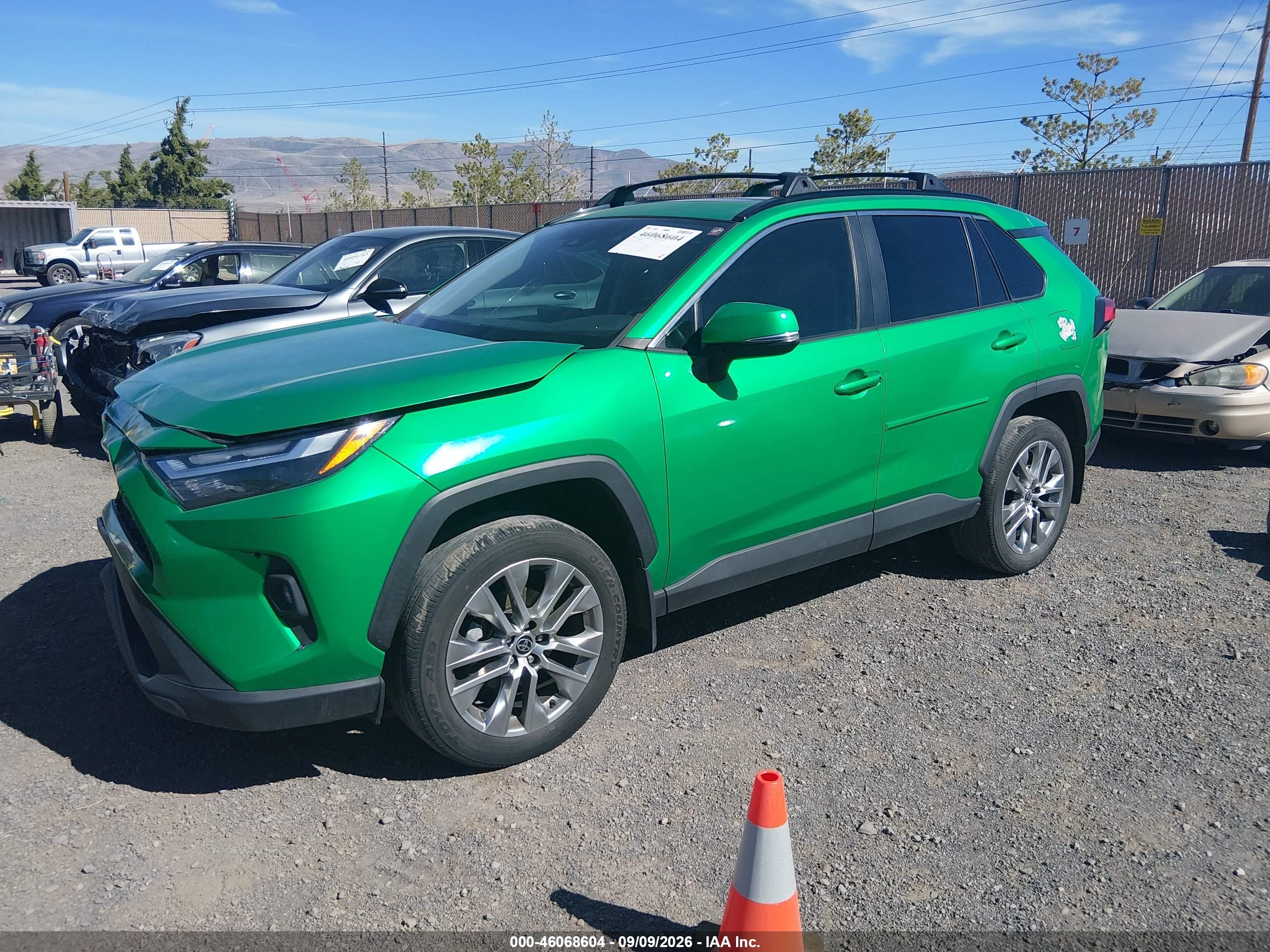 2022 TOYOTA RAV4 XLE PREMIUM — I2