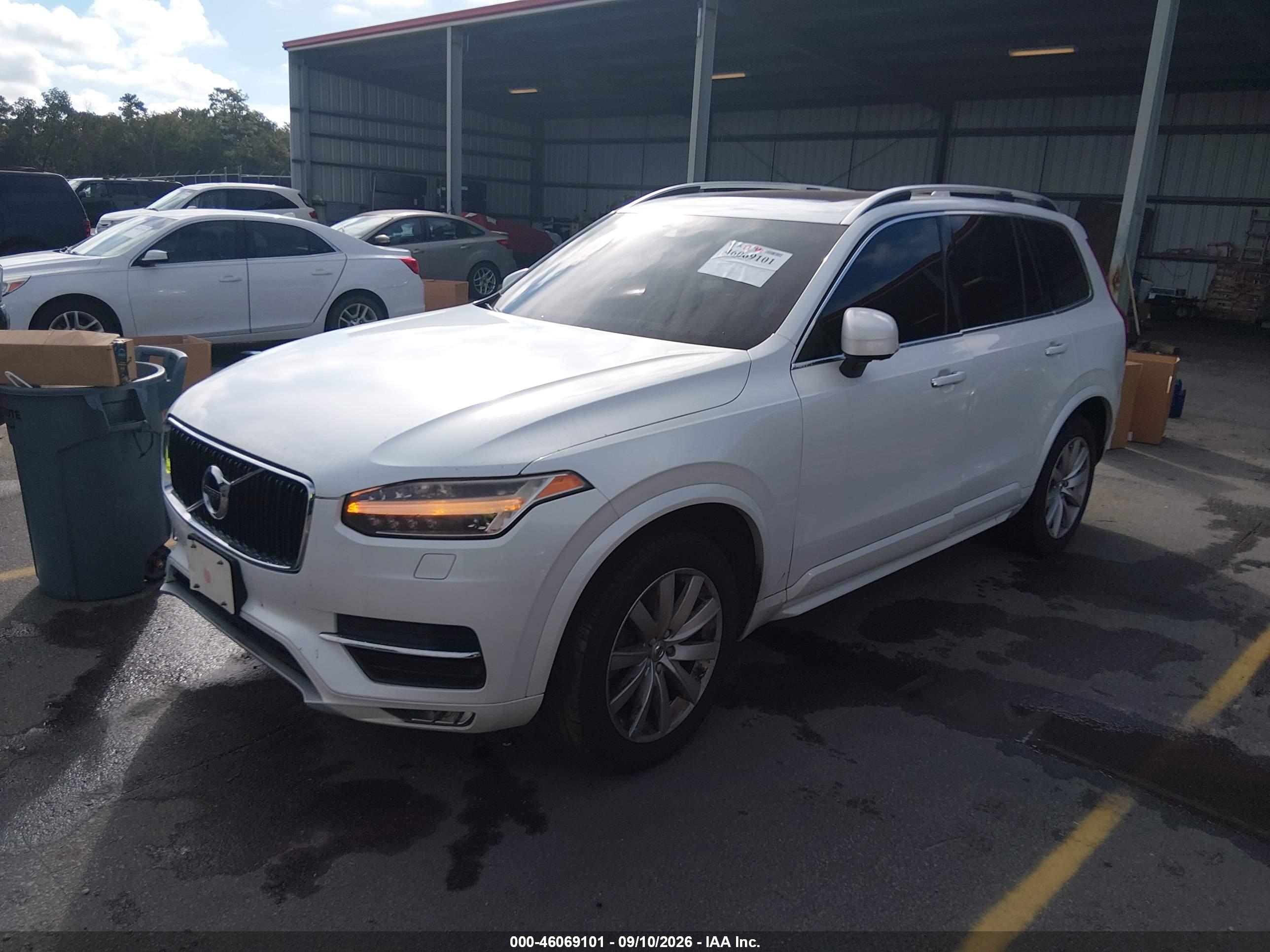 2016 VOLVO XC90 T6 MOMENTUM — I2
