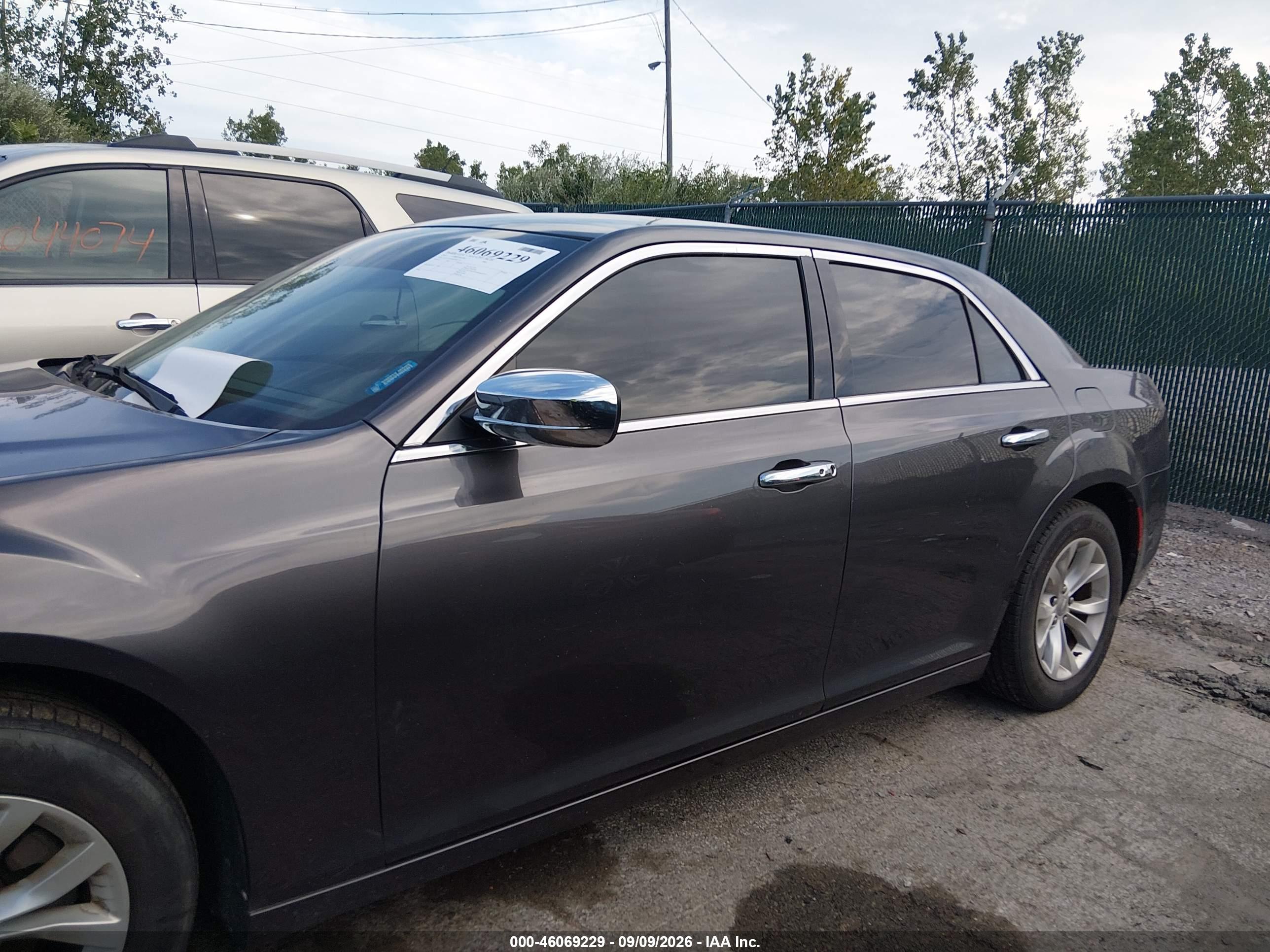 2015 CHRYSLER 300 LIMITED