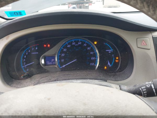 2014 TOYOTA SIENNA XLE V6 8 PASSENGER