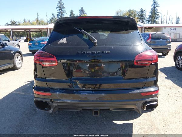2016 PORSCHE CAYENNE