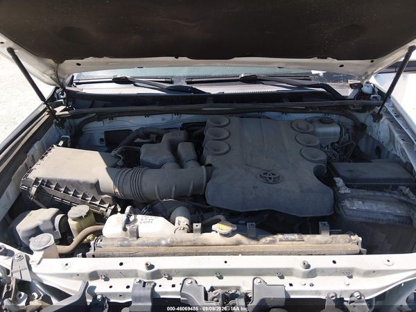 2016 TOYOTA 4RUNNER SR5 — I10