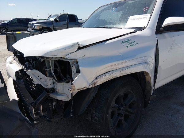 2016 TOYOTA 4RUNNER SR5 — I152