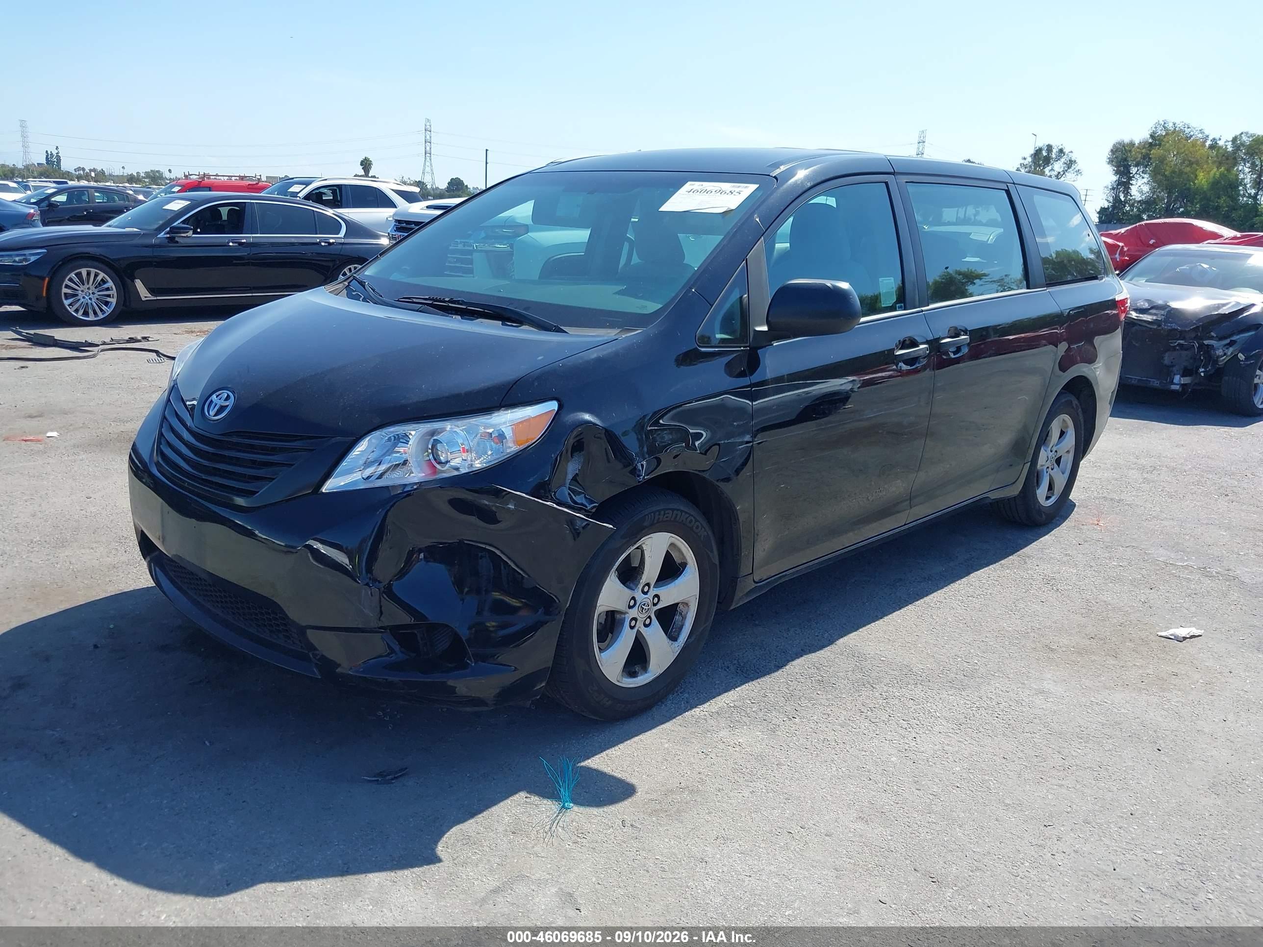 2017 TOYOTA SIENNA L 7 PASSENGER — I2
