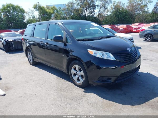 2017 TOYOTA SIENNA L 7 PASSENGER — I1