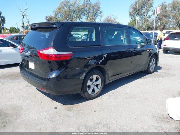 2017 TOYOTA SIENNA — I4