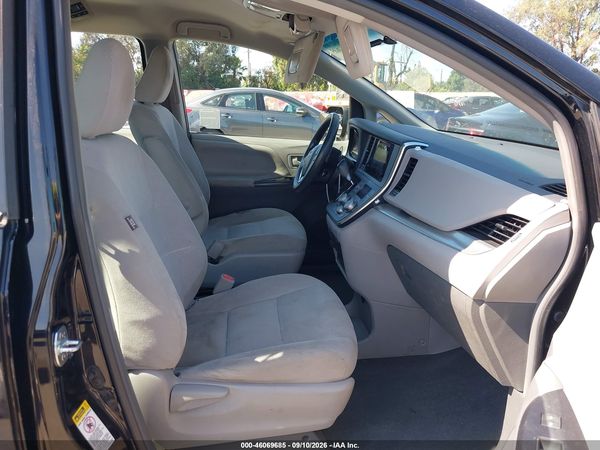 2017 TOYOTA SIENNA L 7 PASSENGER — I5