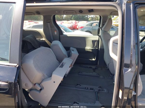 2017 TOYOTA SIENNA L 7 PASSENGER — I8