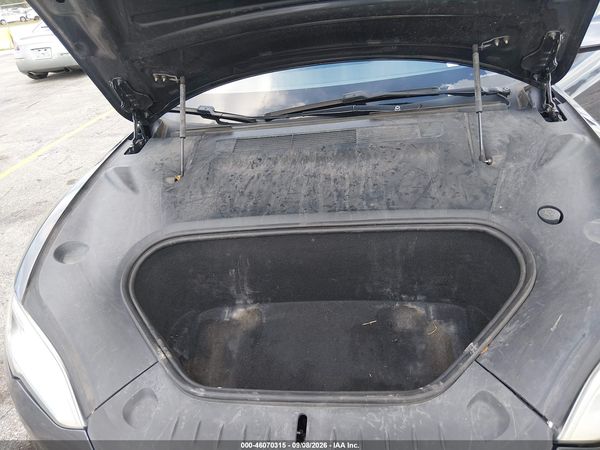 2021 TESLA MODEL S — I10