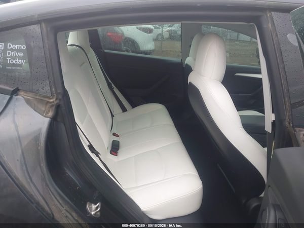 2021 TESLA MODEL 3 — I8