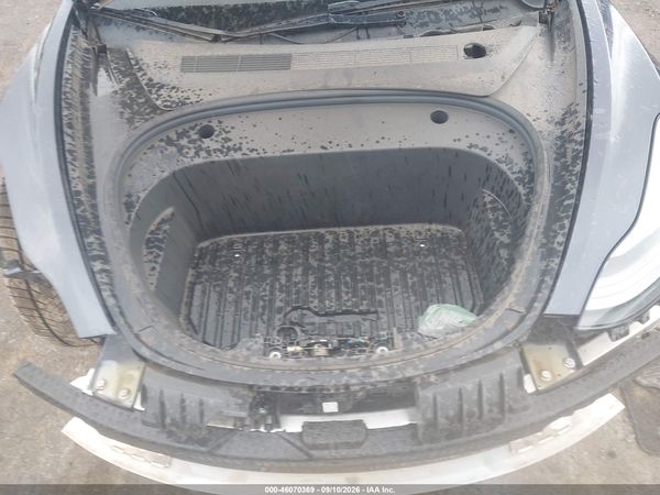2021 TESLA MODEL 3 — I10