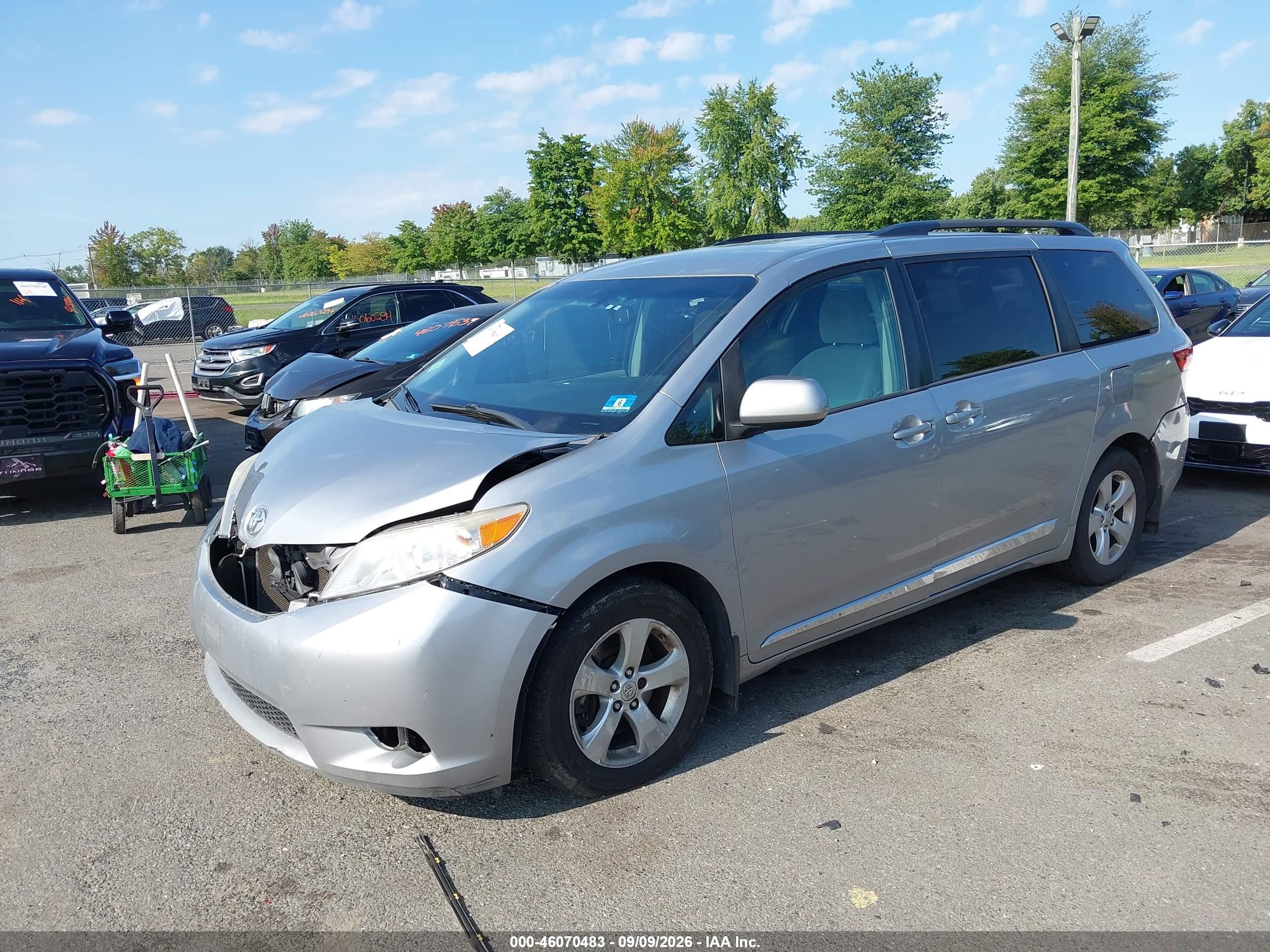 2017 TOYOTA SIENNA LE 8 PASSENGER — I2