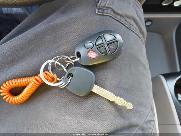 2017 TOYOTA SIENNA LE 8 PASSENGER — I11
