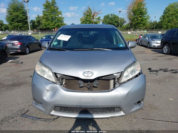 2017 TOYOTA SIENNA LE 8 PASSENGER — I115