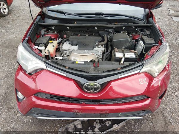 2018 TOYOTA RAV4 XLE — I10