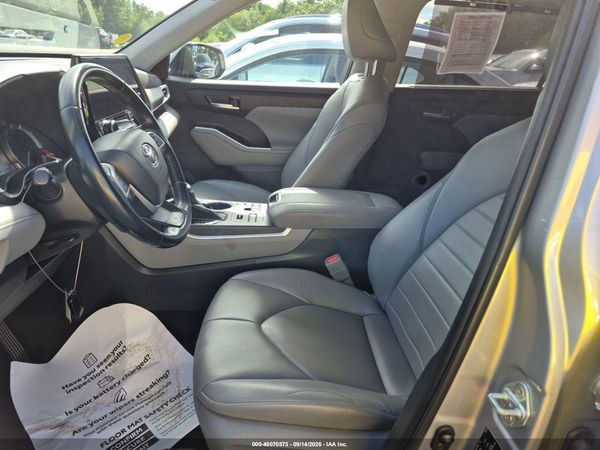 2023 TOYOTA HIGHLANDER XLE — I5