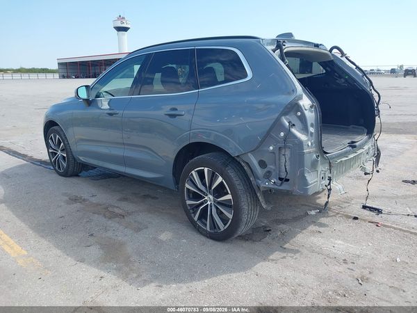 2022 VOLVO XC60 B5 MOMENTUM — I3