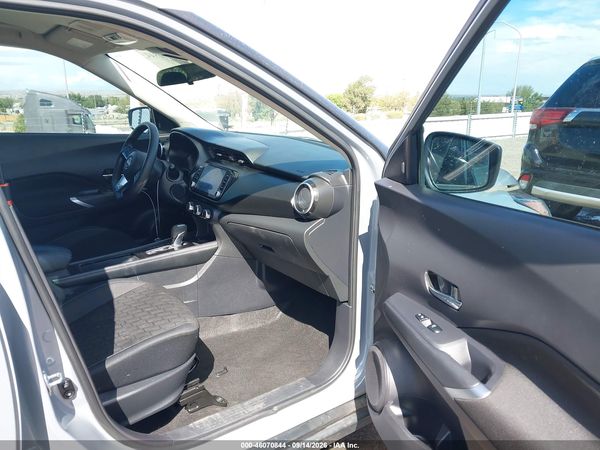 2024 NISSAN KICKS SV XTRONIC CVT — I5