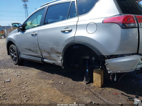 2018 TOYOTA RAV4 SE — I6