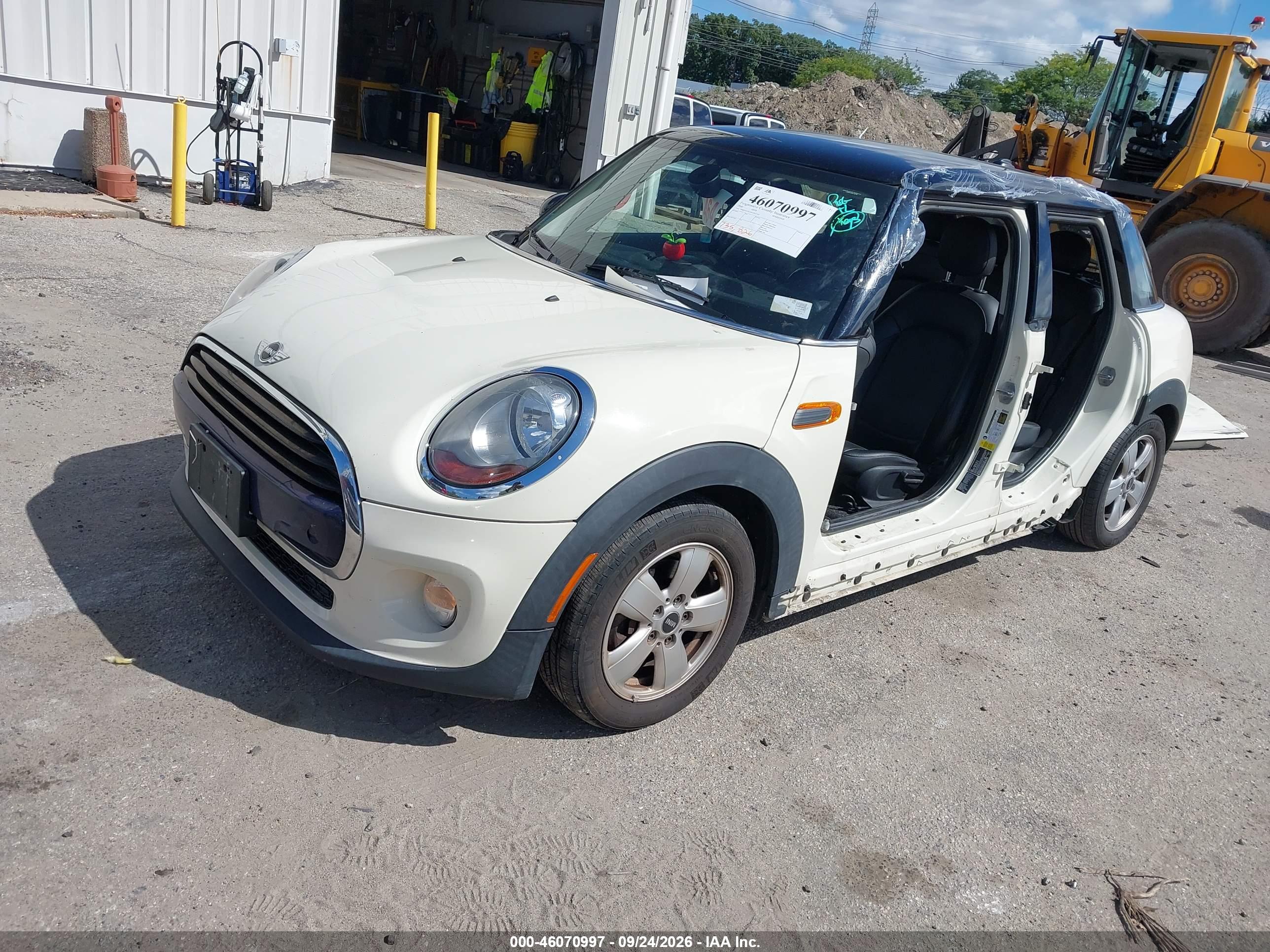 2016 MINI HARDTOP COOPER — I2