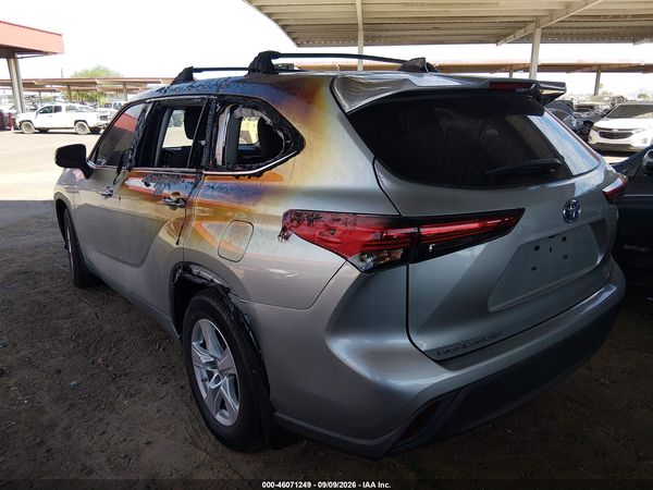 2022 TOYOTA HIGHLANDER HYBRID LE — I3
