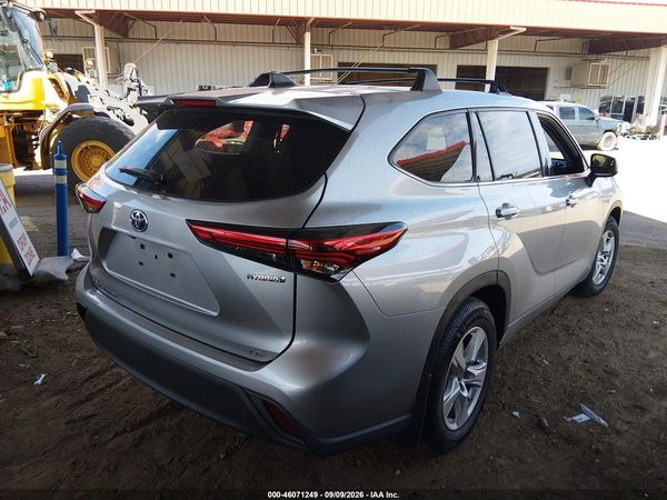 2022 TOYOTA HIGHLANDER HYBRID LE — I4