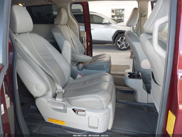2012 TOYOTA SIENNA LIMITED V6 7 PASSENGER — I8
