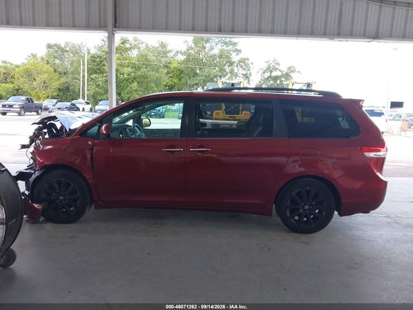 2012 TOYOTA SIENNA LIMITED V6 7 PASSENGER — I117