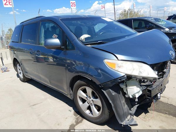 2015 TOYOTA SIENNA LE 8 PASSENGER — I1