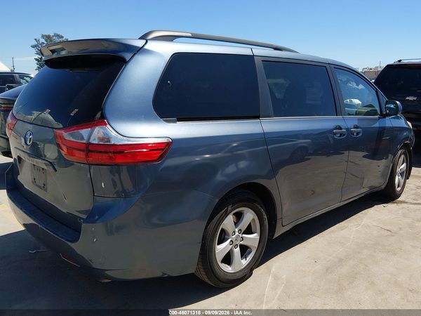 2015 TOYOTA SIENNA LE 8 PASSENGER — I4