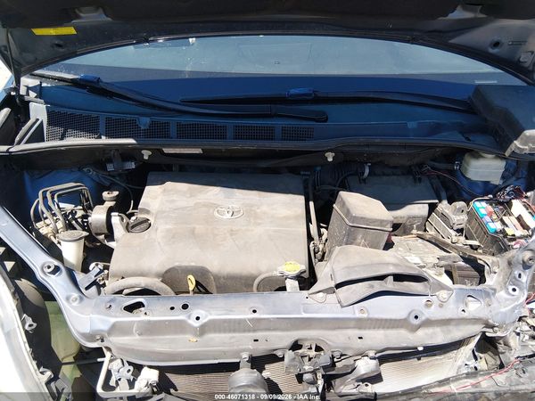 2015 TOYOTA SIENNA LE 8 PASSENGER — I10