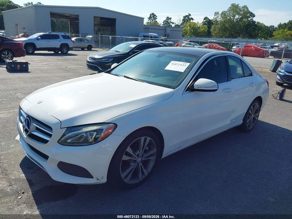 2015 MERCEDES-BENZ C 300 — I2