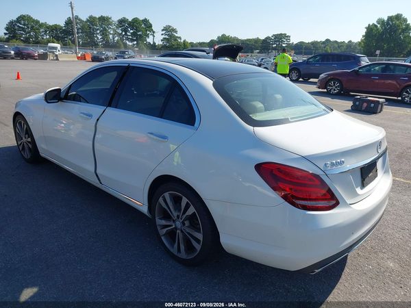2015 MERCEDES-BENZ C 300 Base — I3