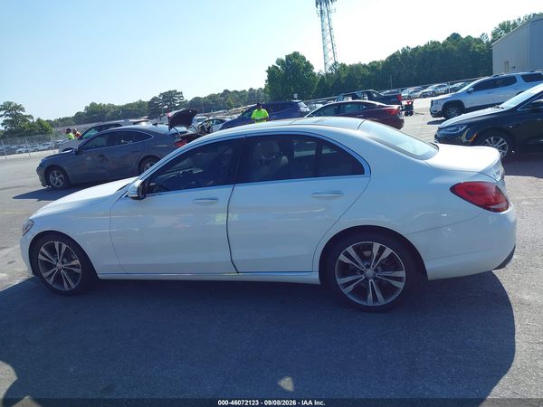 2015 MERCEDES-BENZ C 300 Base — I117