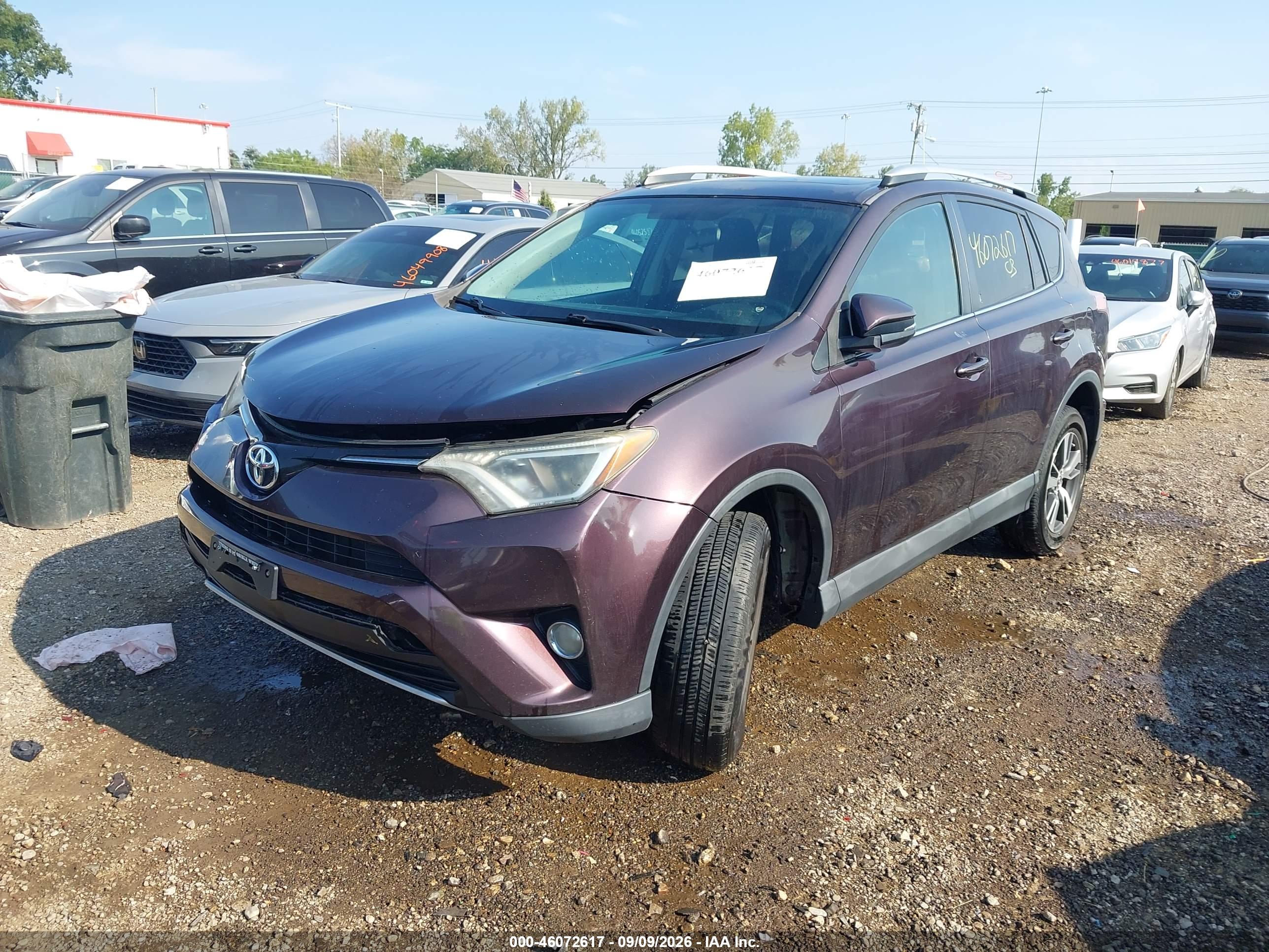 2016 TOYOTA RAV4 XLE — I2