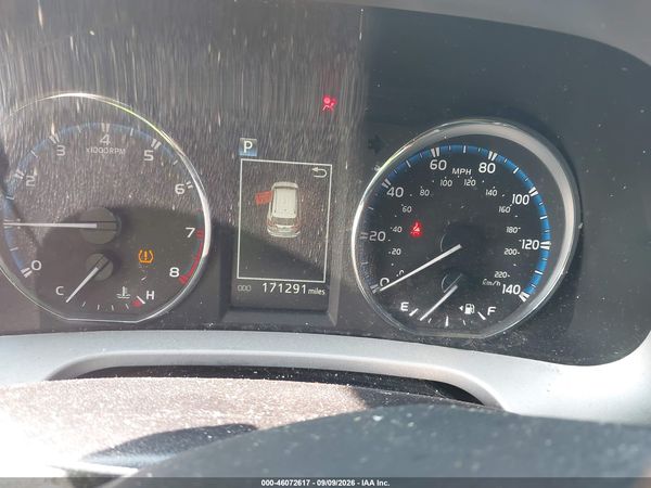 2016 TOYOTA RAV4 XLE — I7
