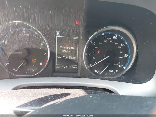 2016 TOYOTA RAV4 XLE — I118