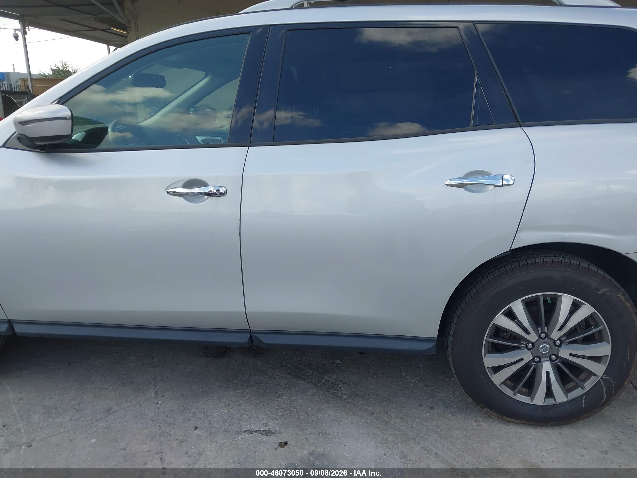 2019 NISSAN PATHFINDER SV