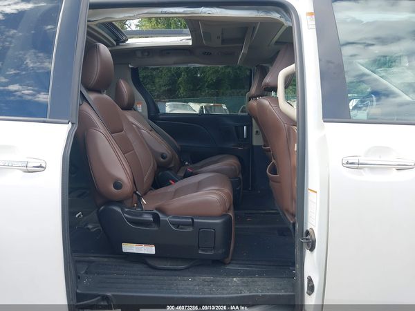 2018 TOYOTA SIENNA — I8