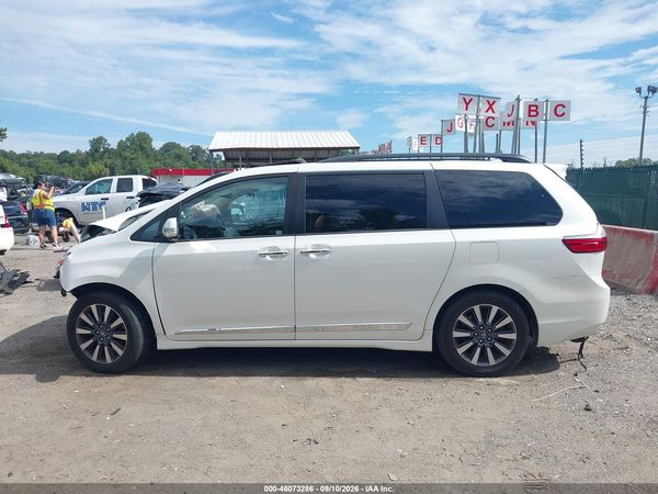 2018 TOYOTA SIENNA — I117
