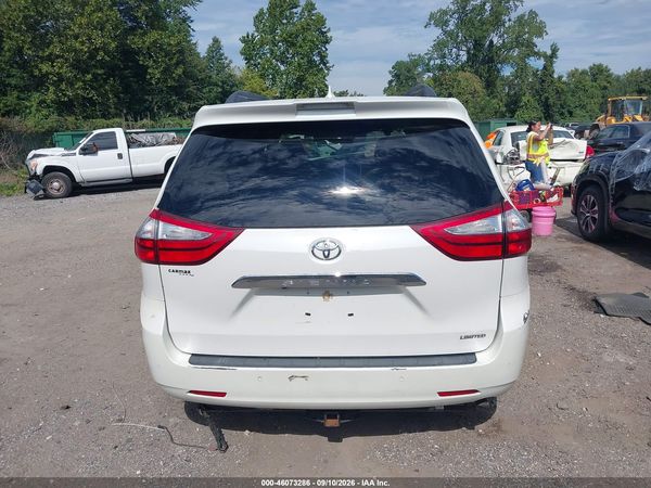 2018 TOYOTA SIENNA — I119