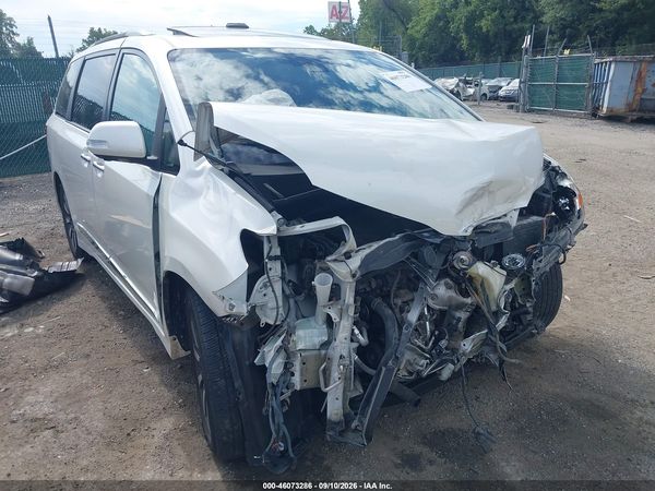 2018 TOYOTA SIENNA — I152