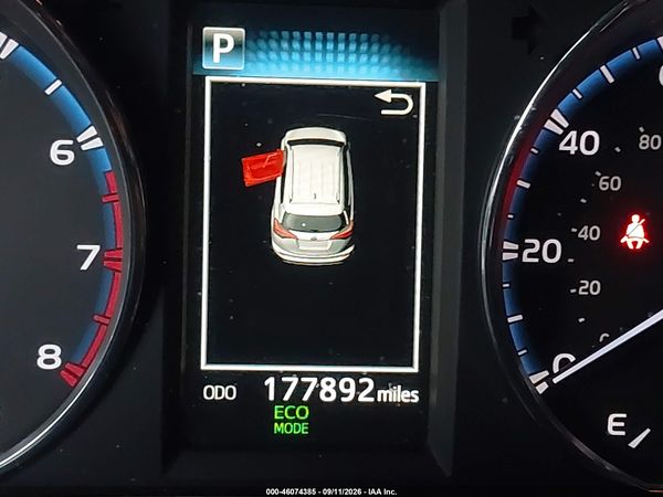2016 TOYOTA RAV4 XLE — I118