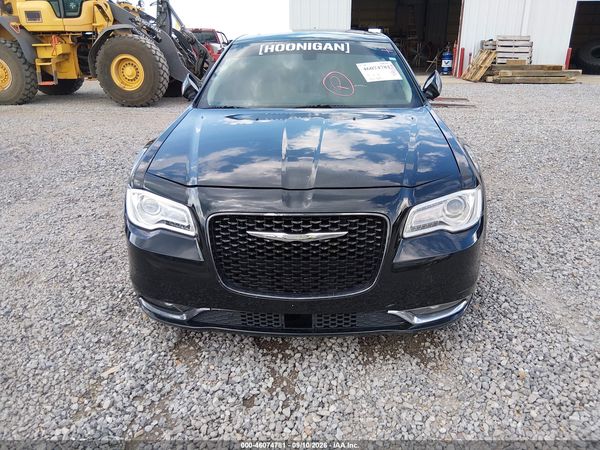 2016 CHRYSLER 300 ANNIVERSARY EDITION — I6