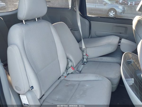 2016 KIA SEDONA LX